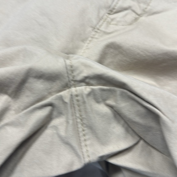 NWOT size 16 old navy tan or khaki walking shorts - Picture 5 of 6